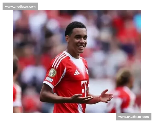 点球争议 + 替补席染红!博卡 2-0 领先遭逆转,球员怒斥裁判 点球争议 + 替补席染红!博卡 2-0 领先遭逆转,球员怒斥裁判